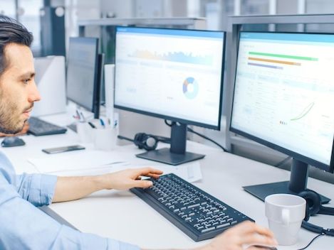 Jak monitorować i diagnozować sieć firmową krok po kroku: Kompletny przewodnik