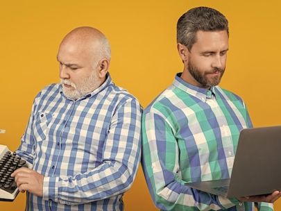 Porównanie systemów informatycznych dla średnich i dużych firm – klucz do efektywnego zarządzania